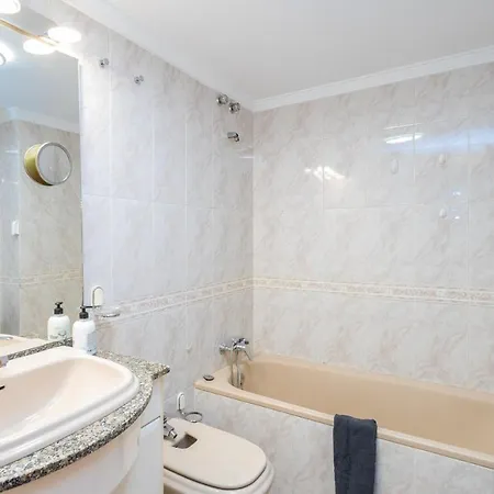 3br Spacious 2 Min To Beach - Parking *